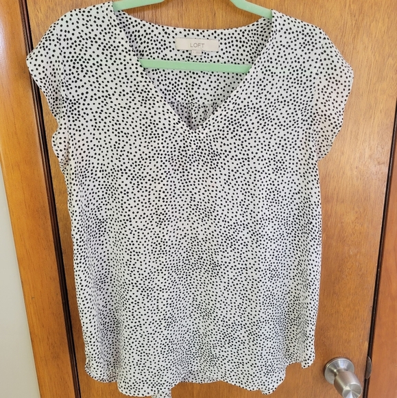 LOFT Tops - 🎉HP🎉Women's Ann Taylor LOFT Short Sleeve Polka Dot Blouse